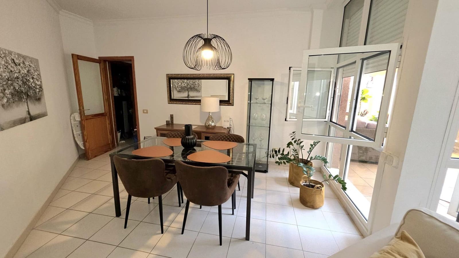 2 bedroom Flat for sale in Las Palmas de Gran Canaria with garage - € 369,900 (Ref: 9169566)
