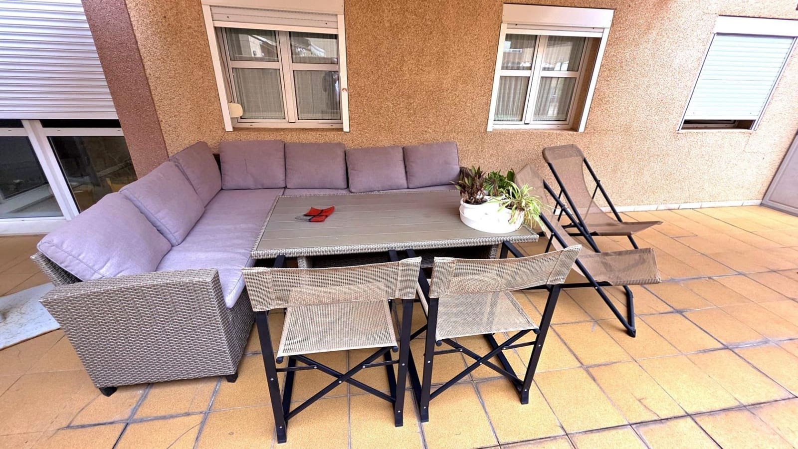 2 bedroom Flat for sale in Las Palmas de Gran Canaria with garage - € 369,900 (Ref: 9169566)