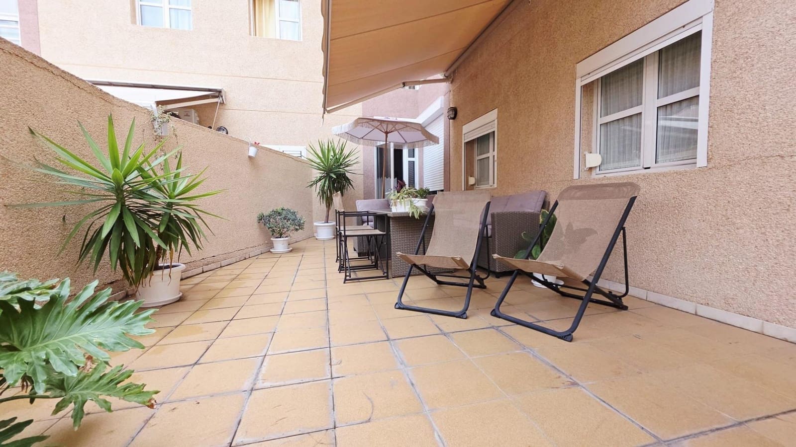 2 bedroom Flat for sale in Las Palmas de Gran Canaria with garage - € 369,900 (Ref: 9169566)