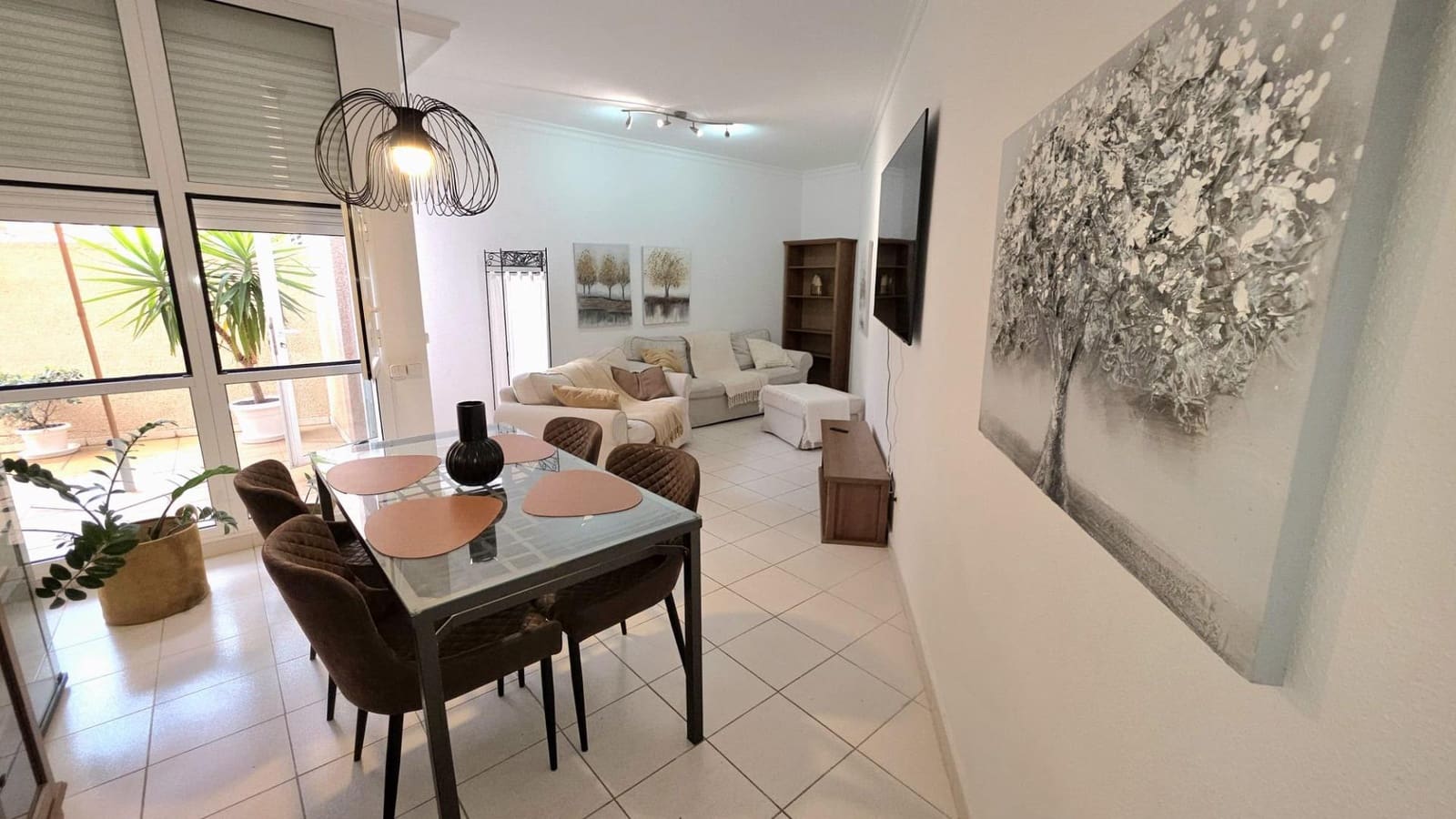 2 bedroom Flat for sale in Las Palmas de Gran Canaria with garage - € 369,900 (Ref: 9169566)