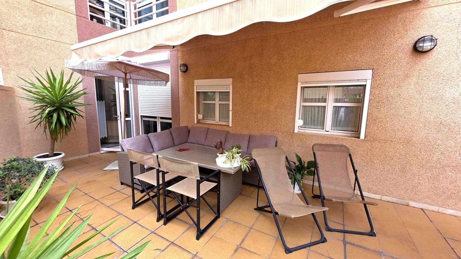 2 bedroom Flat for sale in Las Palmas de Gran Canaria with garage - € 369,900 (Ref: 9169566)