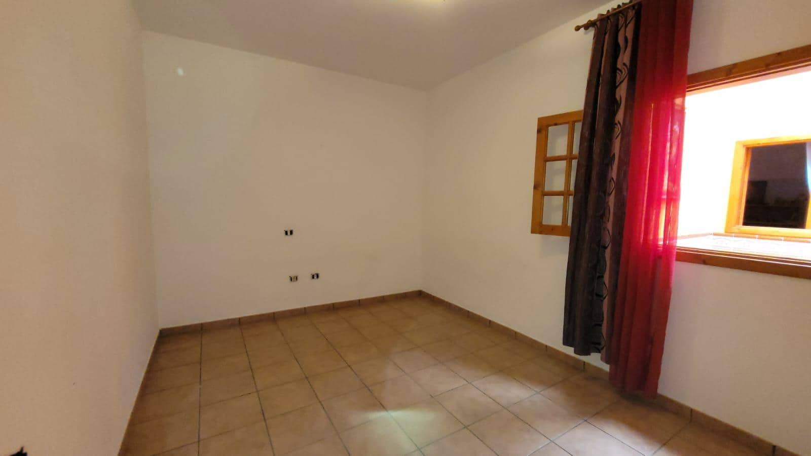8 chambre Villa/Maison à vendre à Santa Lucia de Tirajana avec garage - 398 500 € (Ref: 9176484)