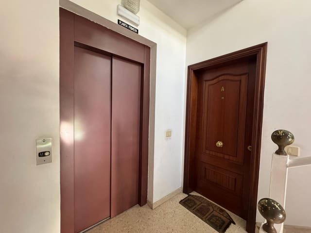 3 soveværelse Lejlighed til salg i Santa Lucía de Tirajana med garage - € 170.000 (Ref: 9181067)