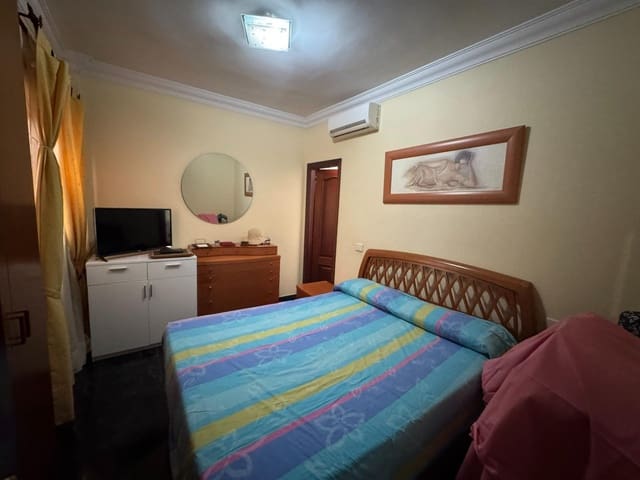 3 soveværelse Lejlighed til salg i Santa Lucía de Tirajana med garage - € 170.000 (Ref: 9181067)