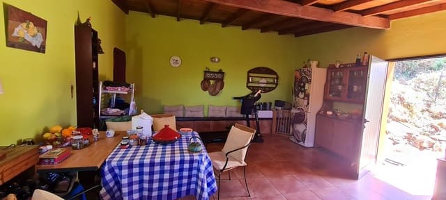 2 soveværelse Finca/Landehus til salg i Moya med garage - € 185.000 (Ref: 9285248)