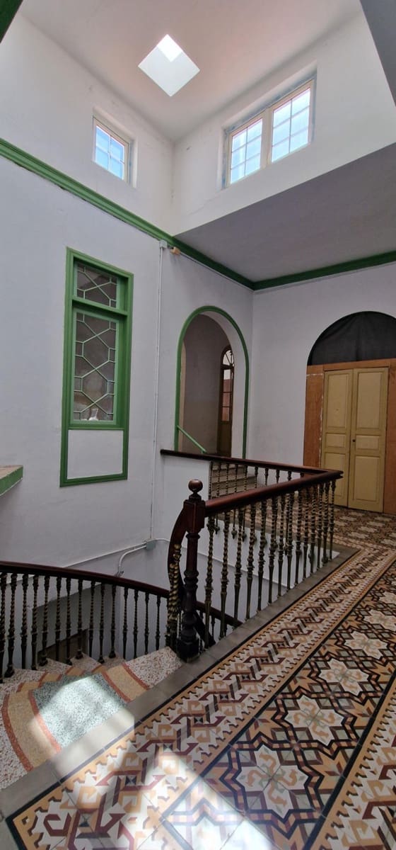 7 bedroom Villa for sale in Arucas with garage - € 550,000 (Ref: 9296922)