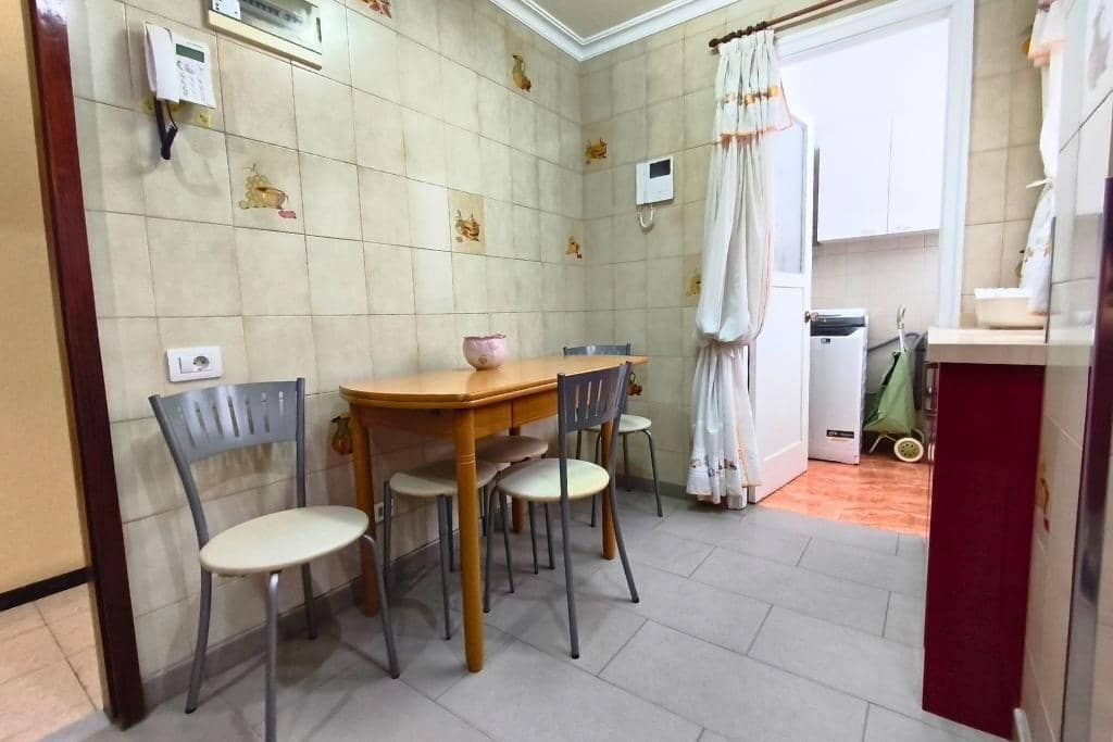 4 sovrum Lägenhet till salu i Las Palmas de Gran Canaria med garage - 398 000 € (Ref: 9303571)