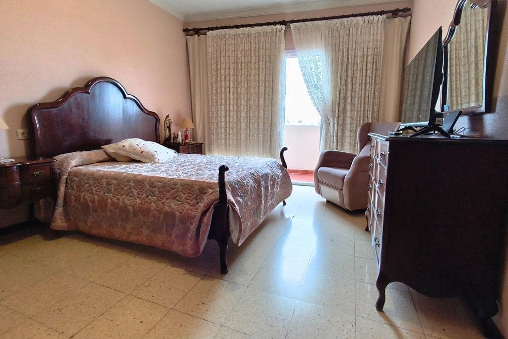 4 sovrum Lägenhet till salu i Las Palmas de Gran Canaria med garage - 398 000 € (Ref: 9303571)