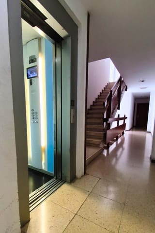 4 chambre Appartement à vendre à Alcaravaneras, Las Palmas de Gran Canaria avec garage - 398 000 € (Ref: 9303571)