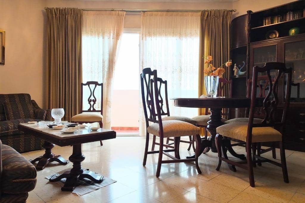 4 sovrum Lägenhet till salu i Las Palmas de Gran Canaria med garage - 398 000 € (Ref: 9303571)