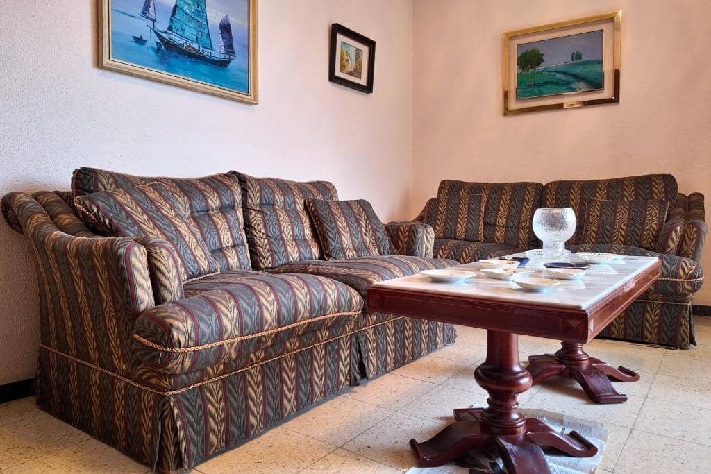 4 sovrum Lägenhet till salu i Las Palmas de Gran Canaria med garage - 398 000 € (Ref: 9303571)