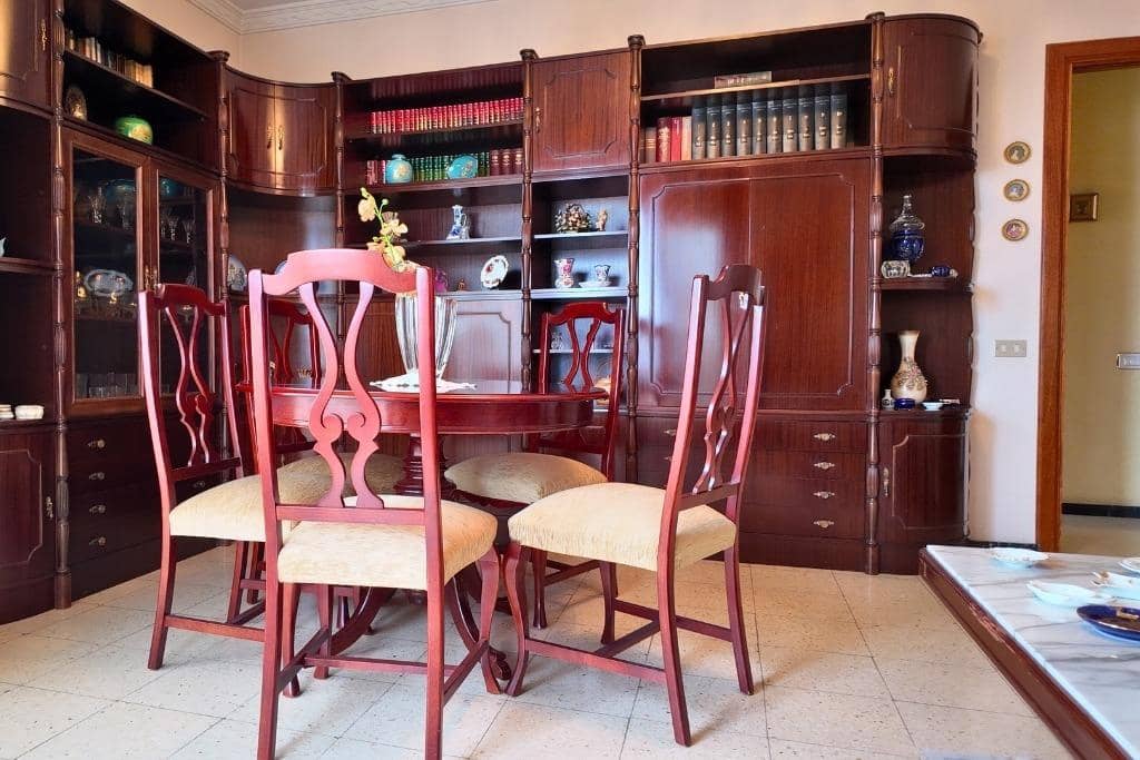 4 sovrum Lägenhet till salu i Las Palmas de Gran Canaria med garage - 398 000 € (Ref: 9303571)