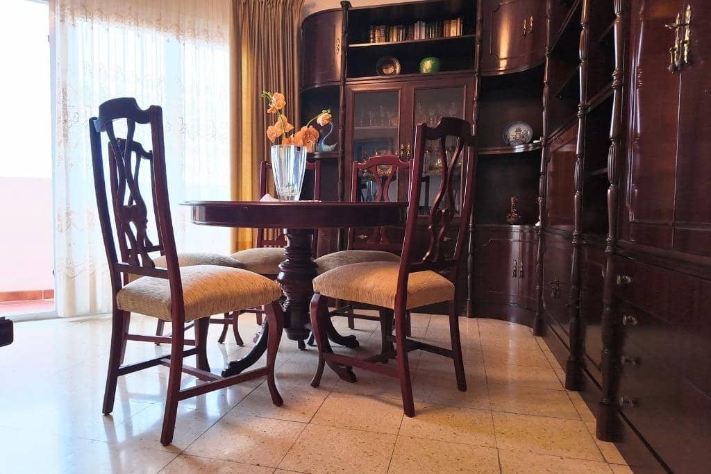 4 sovrum Lägenhet till salu i Las Palmas de Gran Canaria med garage - 398 000 € (Ref: 9303571)