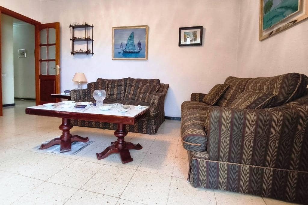 4 sovrum Lägenhet till salu i Las Palmas de Gran Canaria med garage - 398 000 € (Ref: 9303571)