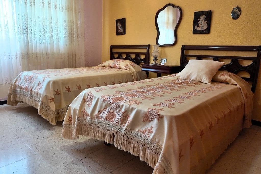 4 sovrum Lägenhet till salu i Las Palmas de Gran Canaria med garage - 398 000 € (Ref: 9303571)