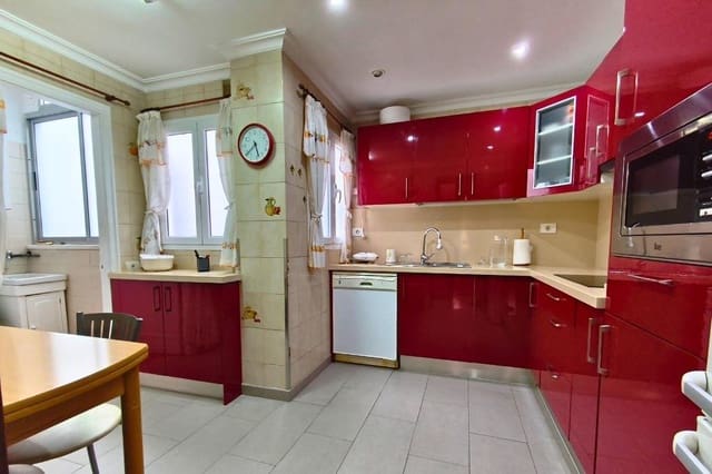 4 chambre Appartement à vendre à Alcaravaneras, Las Palmas de Gran Canaria avec garage - 398 000 € (Ref: 9303571)