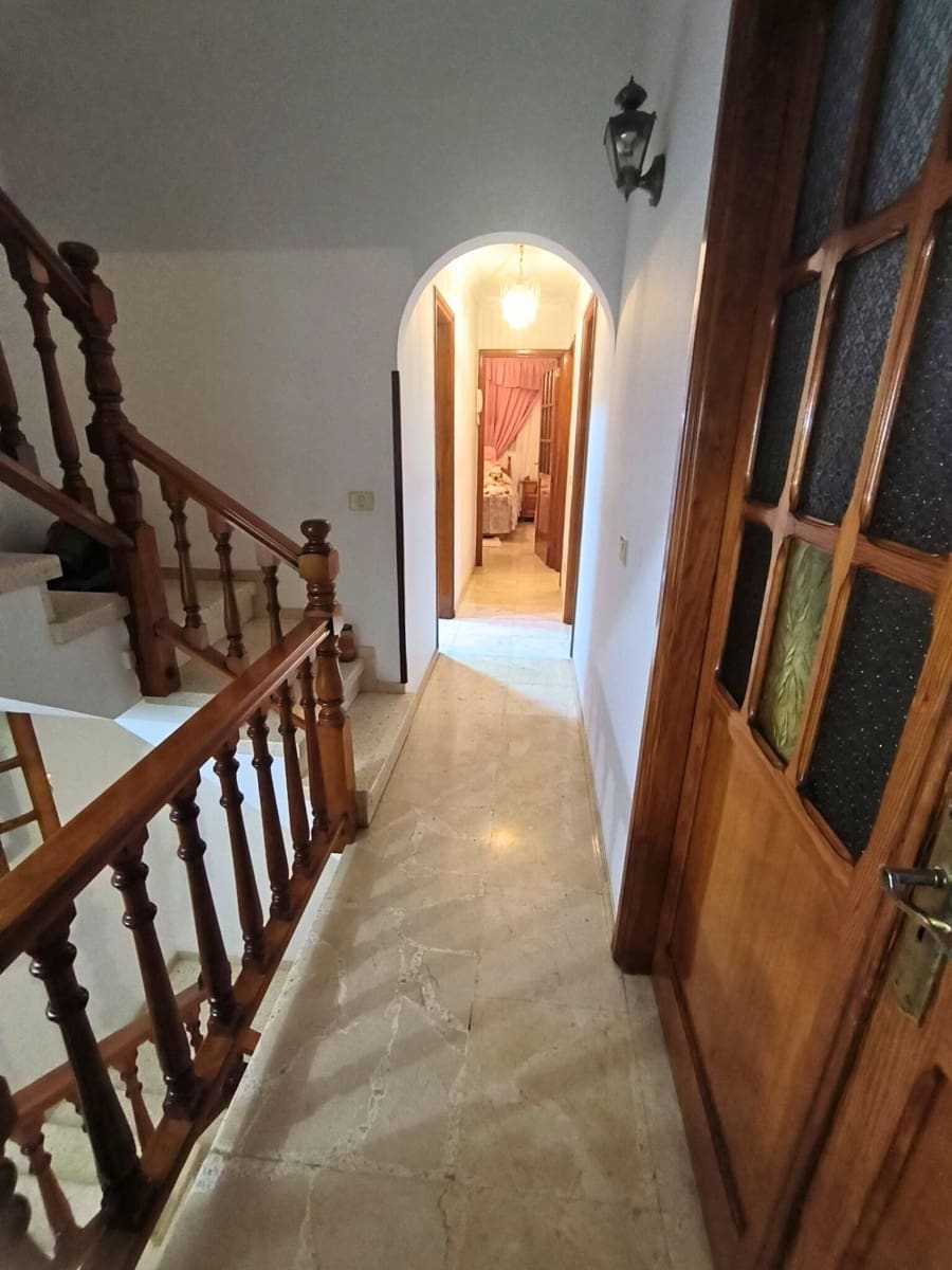 6 slaapkamer Villa te koop in Telde met garage - € 460.000 (Ref: 9349599)