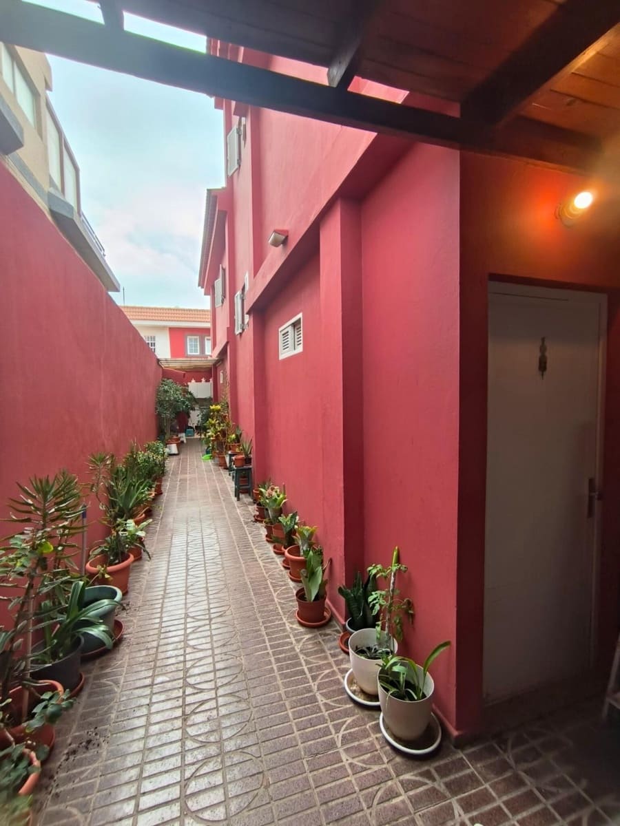 6 slaapkamer Villa te koop in Telde met garage - € 460.000 (Ref: 9349599)