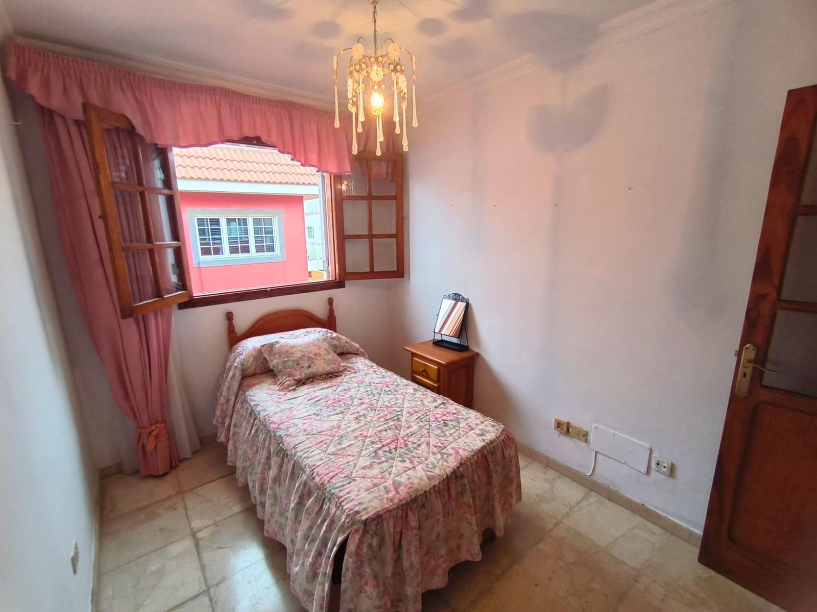 6 slaapkamer Villa te koop in Telde met garage - € 460.000 (Ref: 9349599)