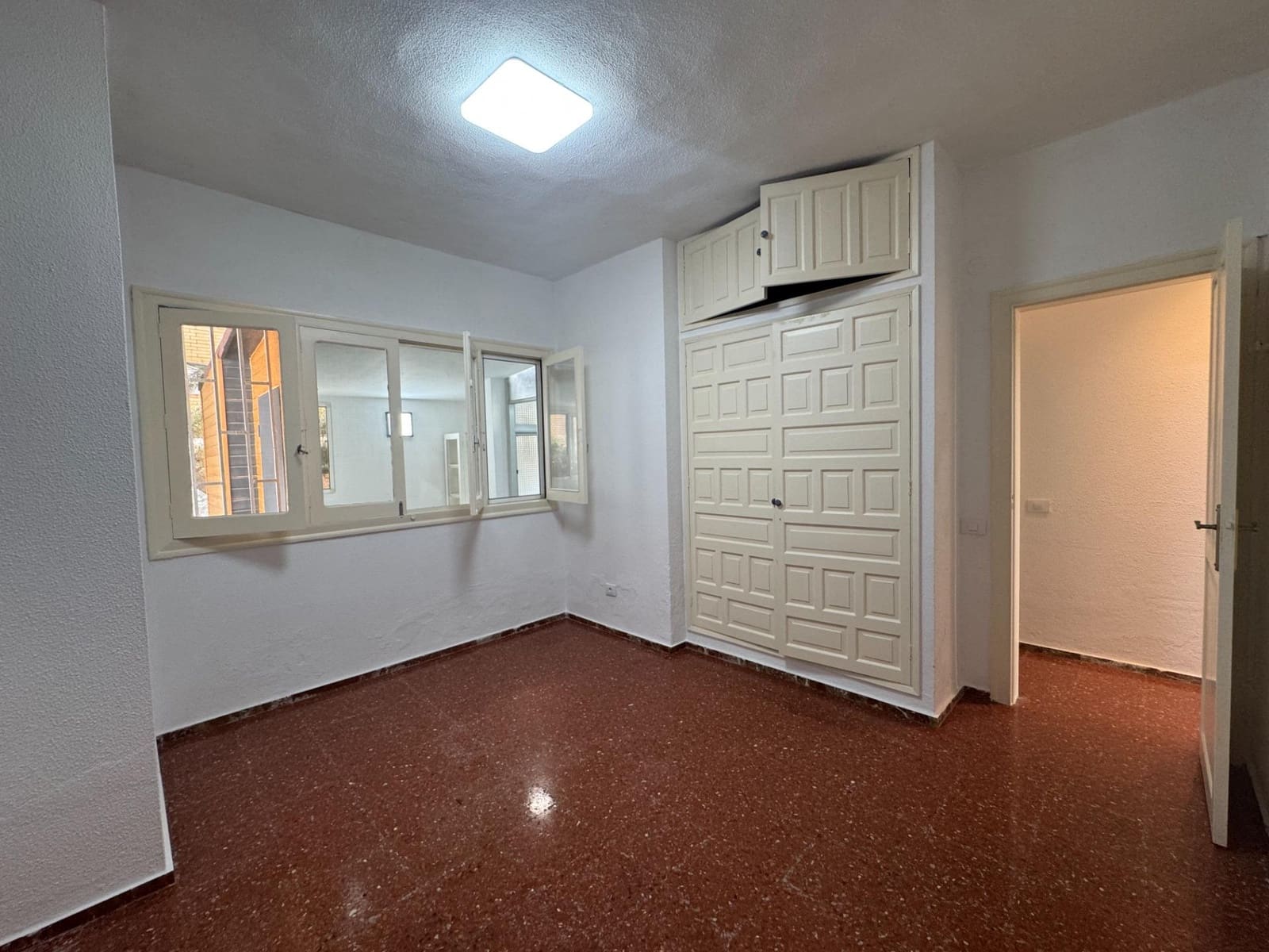 2 bedroom Apartment for rent in Las Palmas de Gran Canaria - € 1,200 (Ref: 9382984)