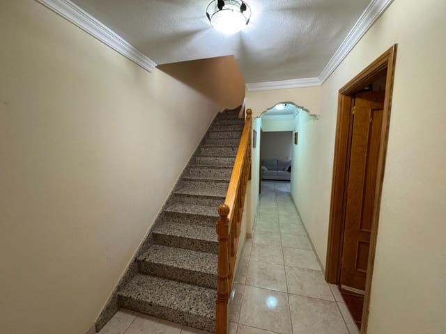 3 slaapkamer Appartement te koop in Jinámar, Telde met garage - € 190.000 (Ref: 9406898)