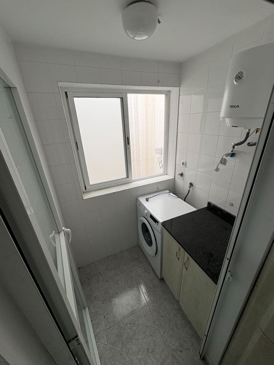 3 bedroom Flat for rent in Arucas with garage - € 850 (Ref: 9533811)