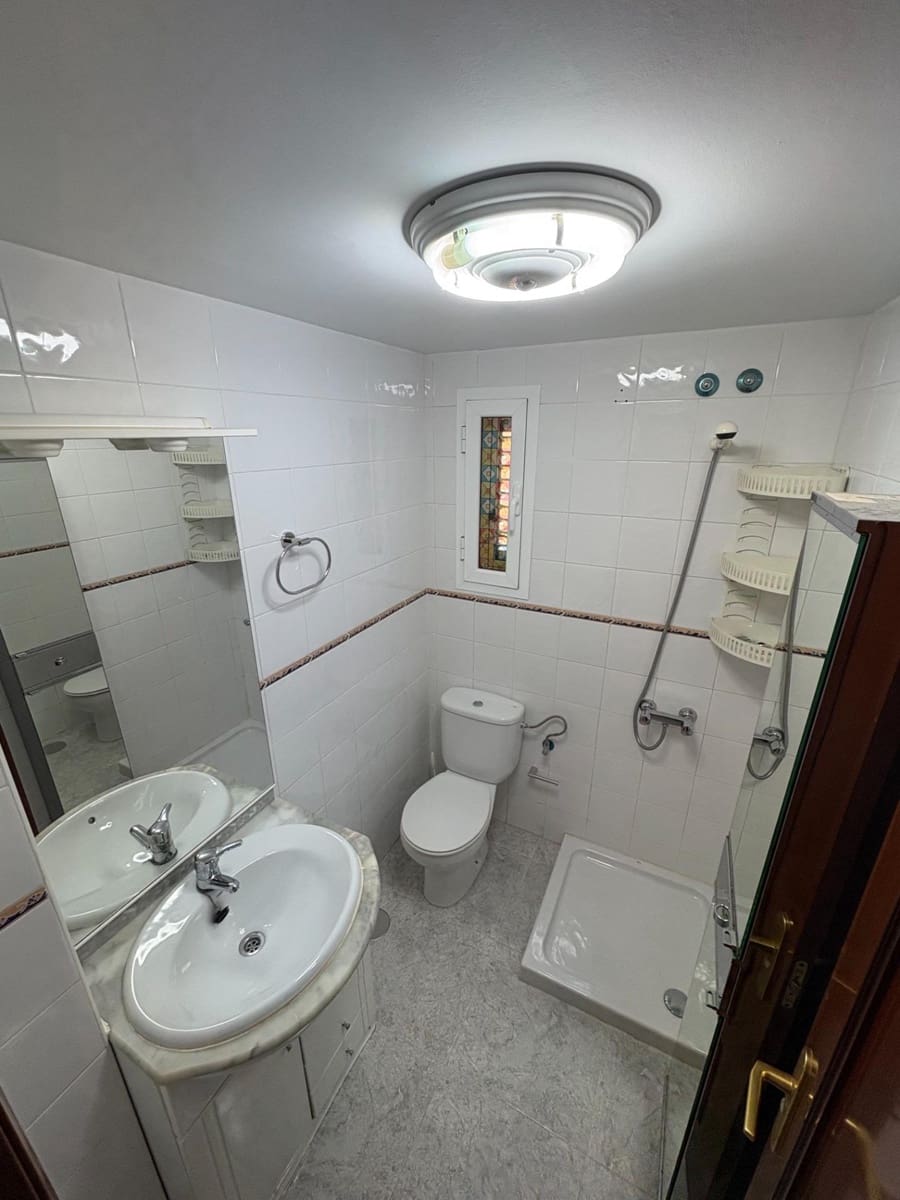 3 bedroom Flat for rent in Arucas with garage - € 850 (Ref: 9533811)