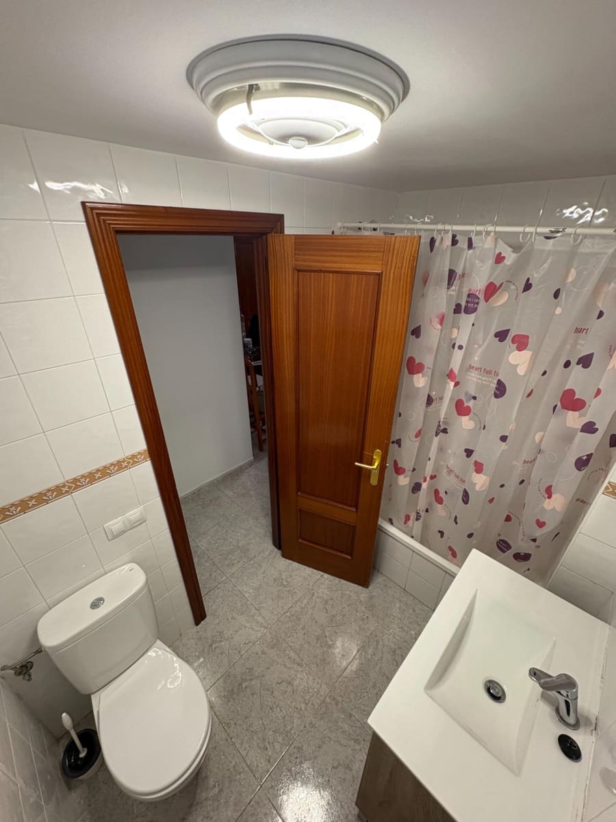 3 bedroom Flat for rent in Arucas with garage - € 850 (Ref: 9533811)