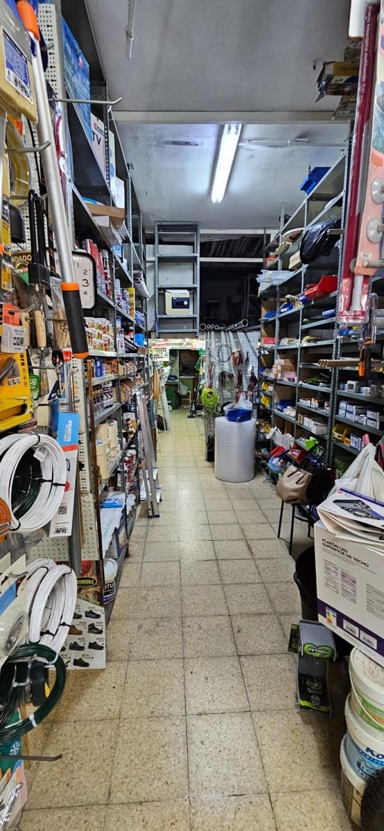 Erhverv til salg i Las Palmas de Gran Canaria - € 167.000 (Ref: 9555913)