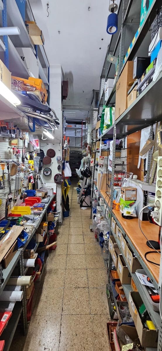 Erhverv til salg i Las Palmas de Gran Canaria - € 167.000 (Ref: 9555913)