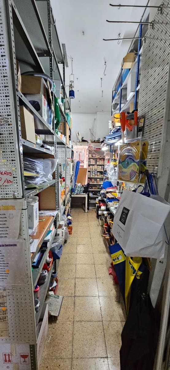 Erhverv til salg i Las Palmas de Gran Canaria - € 167.000 (Ref: 9555913)