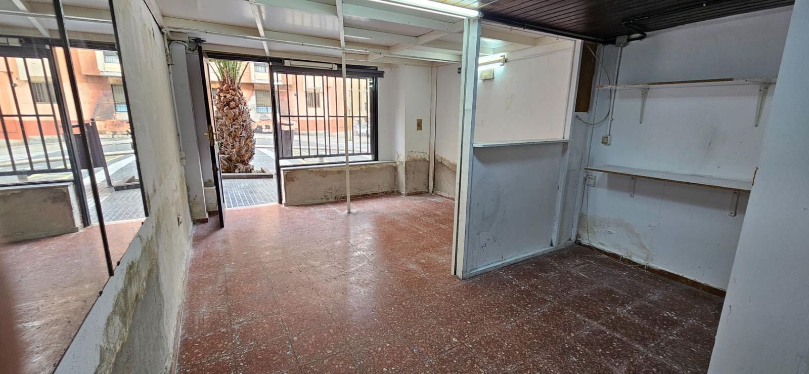 Erhverv til salg i Las Palmas de Gran Canaria - € 167.000 (Ref: 9555913)