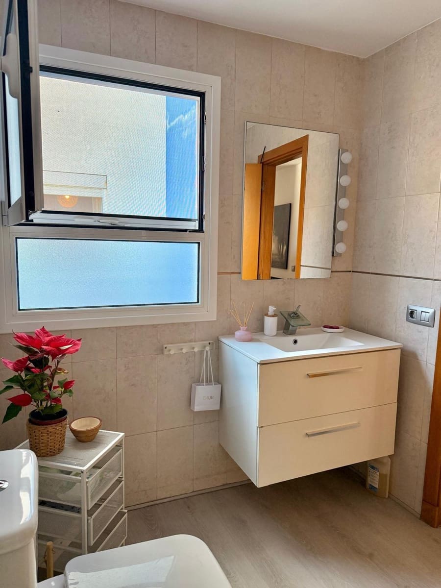 3 bedroom Penthouse for sale in Las Palmas de Gran Canaria - € 369,900 (Ref: 9611584)