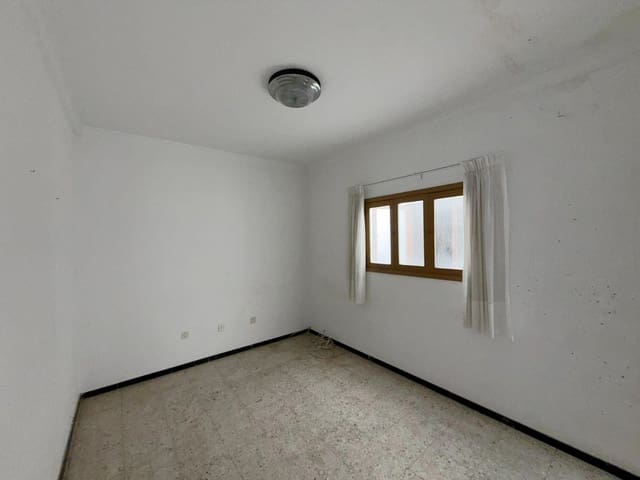 5 makuuhuone Asunto myytävänä paikassa Las Palmas de Gran Canaria - 164 000 € (Ref: 9637640)