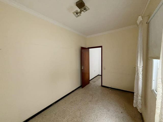 5 makuuhuone Asunto myytävänä paikassa Las Palmas de Gran Canaria - 164 000 € (Ref: 9637640)