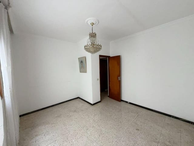 5 makuuhuone Asunto myytävänä paikassa Las Palmas de Gran Canaria - 164 000 € (Ref: 9637640)