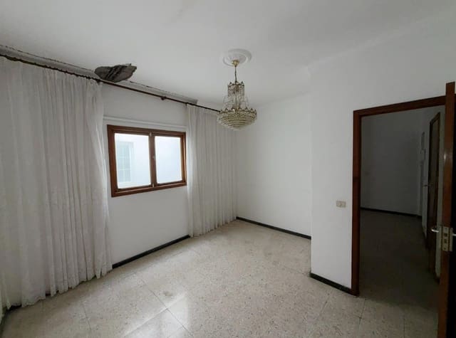 5 makuuhuone Asunto myytävänä paikassa Las Palmas de Gran Canaria - 164 000 € (Ref: 9637640)