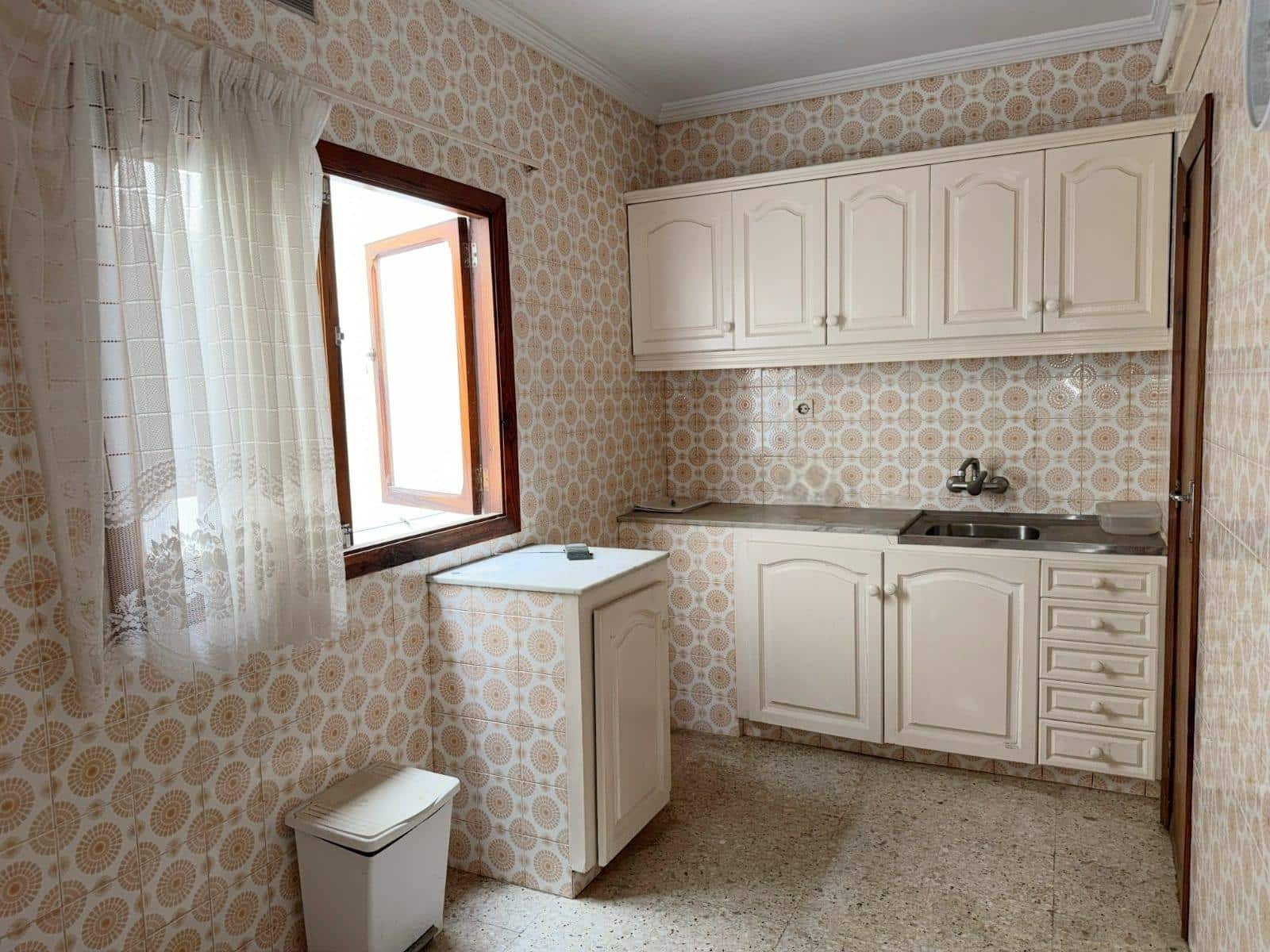 5 makuuhuone Asunto myytävänä paikassa Las Palmas de Gran Canaria - 164 000 € (Ref: 9637640)