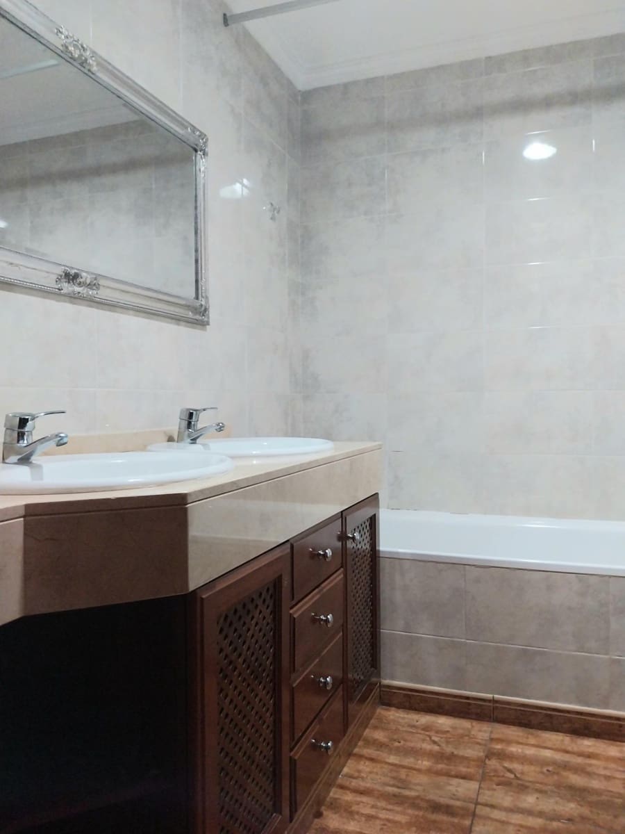 3 slaapkamer Flat te koop in Telde met garage - € 179.000 (Ref: 9637641)