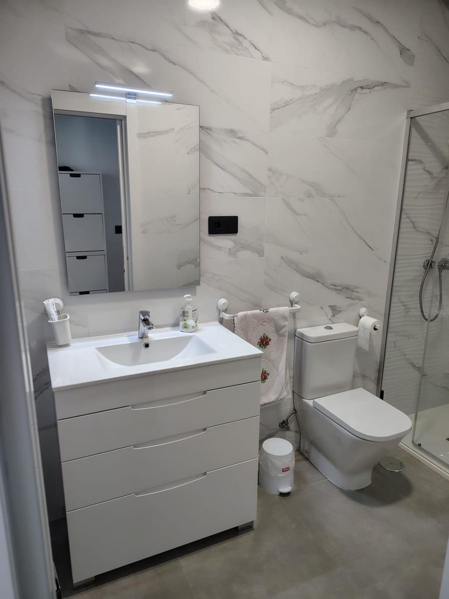 Piso de 2 habitaciones en Las Palmas de Gran Canaria en alquiler - 1.200 € (Ref: 9666546)