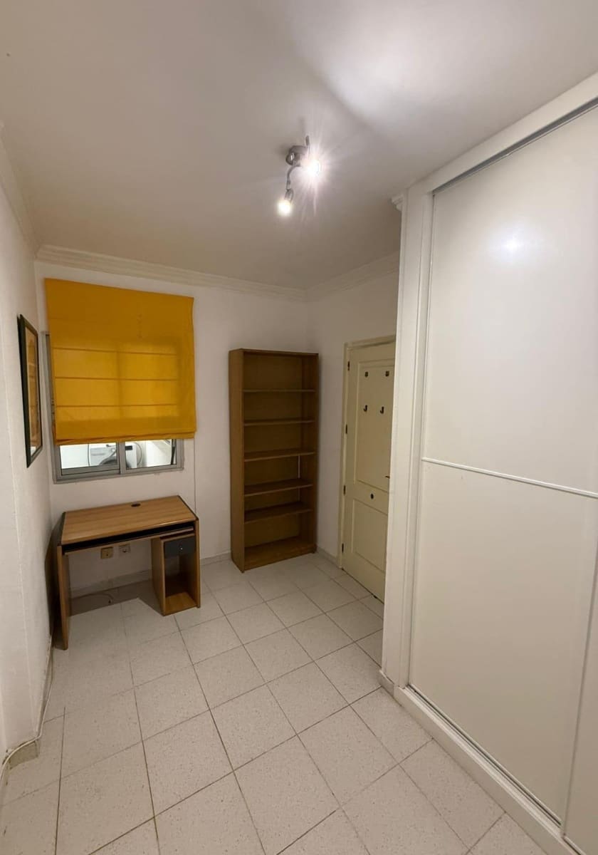 3 bedroom Flat for sale in Las Palmas de Gran Canaria with garage - € 265,000 (Ref: 9701674)