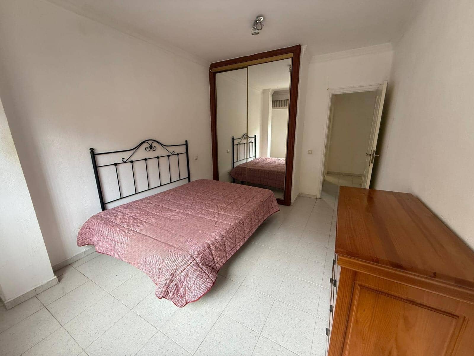 3 bedroom Flat for sale in Las Palmas de Gran Canaria with garage - € 265,000 (Ref: 9701674)