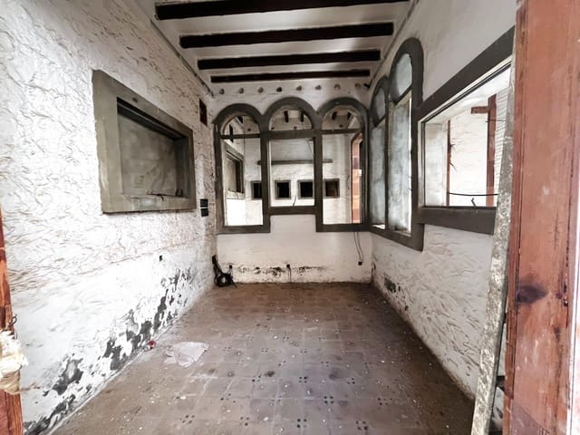 4 bedroom Townhouse for sale in Vegueta, Las Palmas de Gran Canaria - € 325,000 (Ref: 9726675)