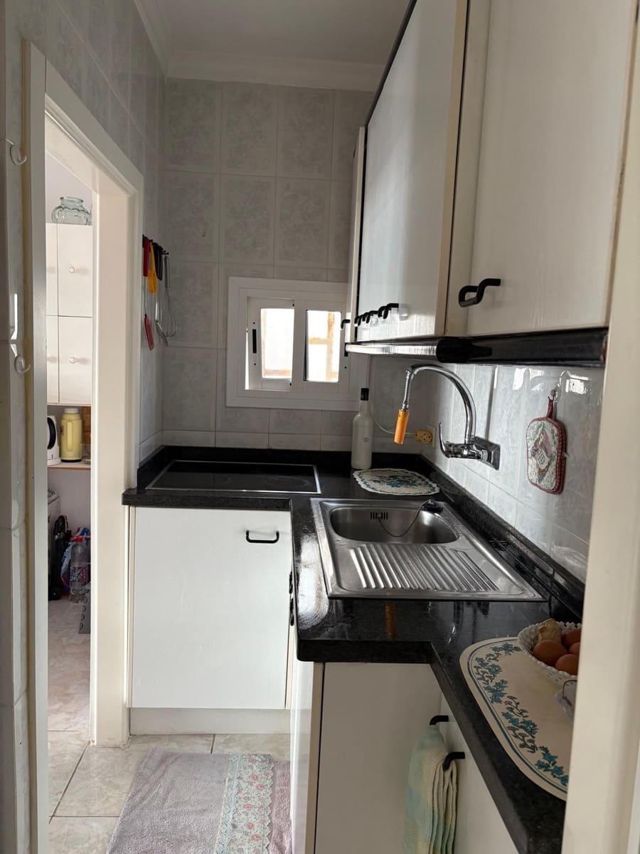 Apartment for rent in Las Palmas de Gran Canaria - € 1,200 (Ref: 9752069)