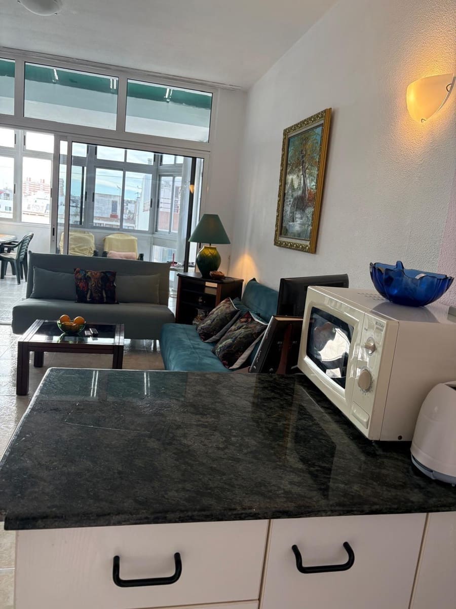 Apartment for rent in Las Palmas de Gran Canaria - € 1,200 (Ref: 9752069)