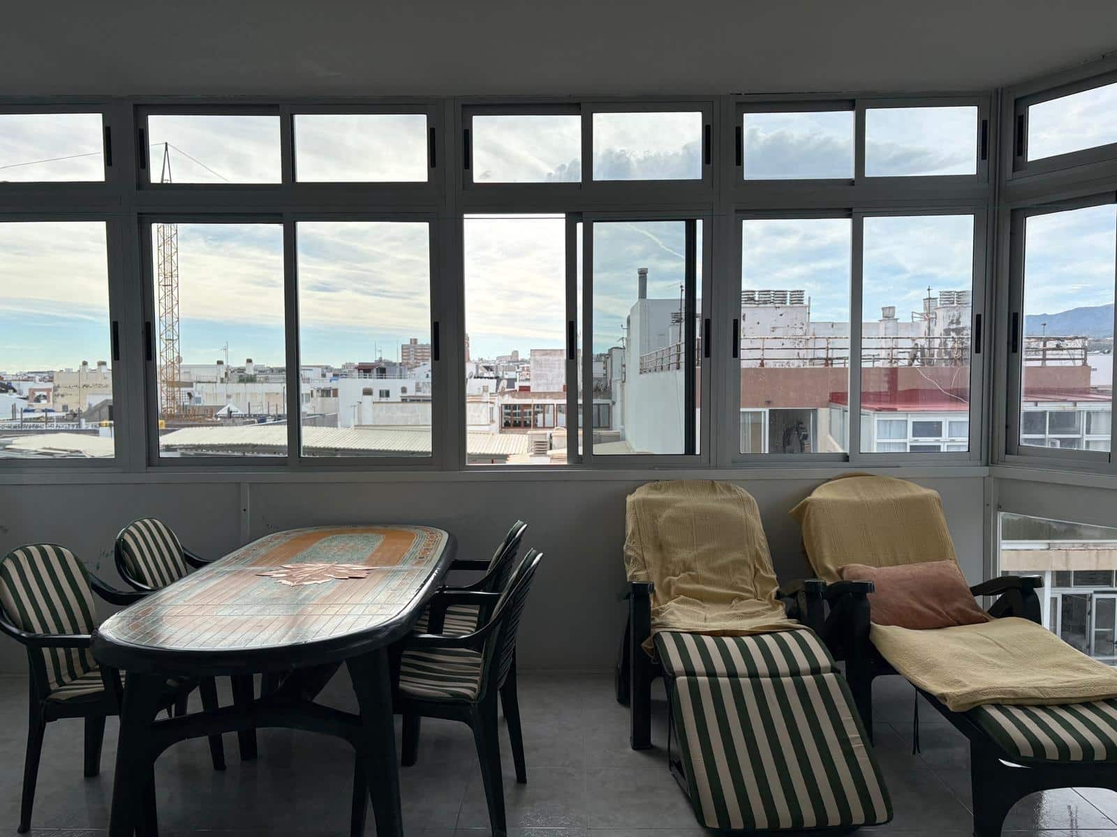 Apartment for rent in Las Palmas de Gran Canaria - € 1,200 (Ref: 9752069)