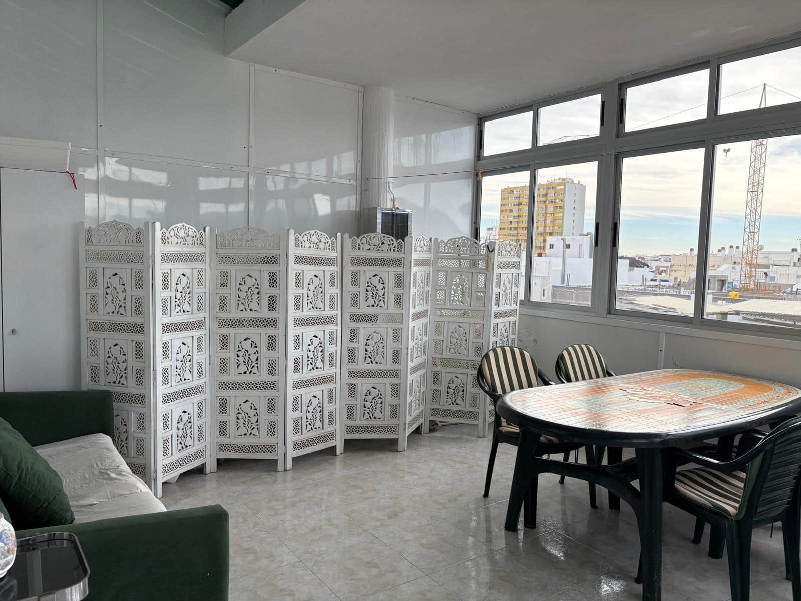 Apartment for rent in Las Palmas de Gran Canaria - € 1,200 (Ref: 9752069)