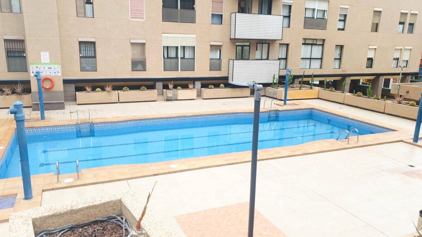 Piso de 3 habitaciones en Las Palmas de Gran Canaria en alquiler con piscina garaje - 1.800 € (Ref: 9770704)