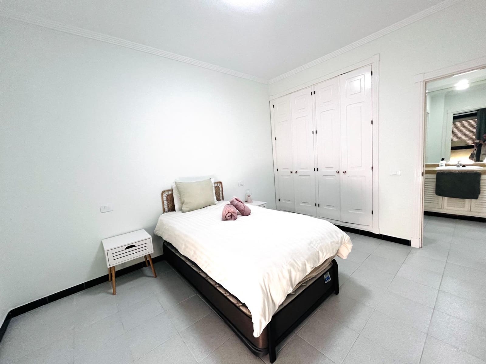 Piso de 3 habitaciones en Las Palmas de Gran Canaria en alquiler con piscina garaje - 1.800 € (Ref: 9770704)