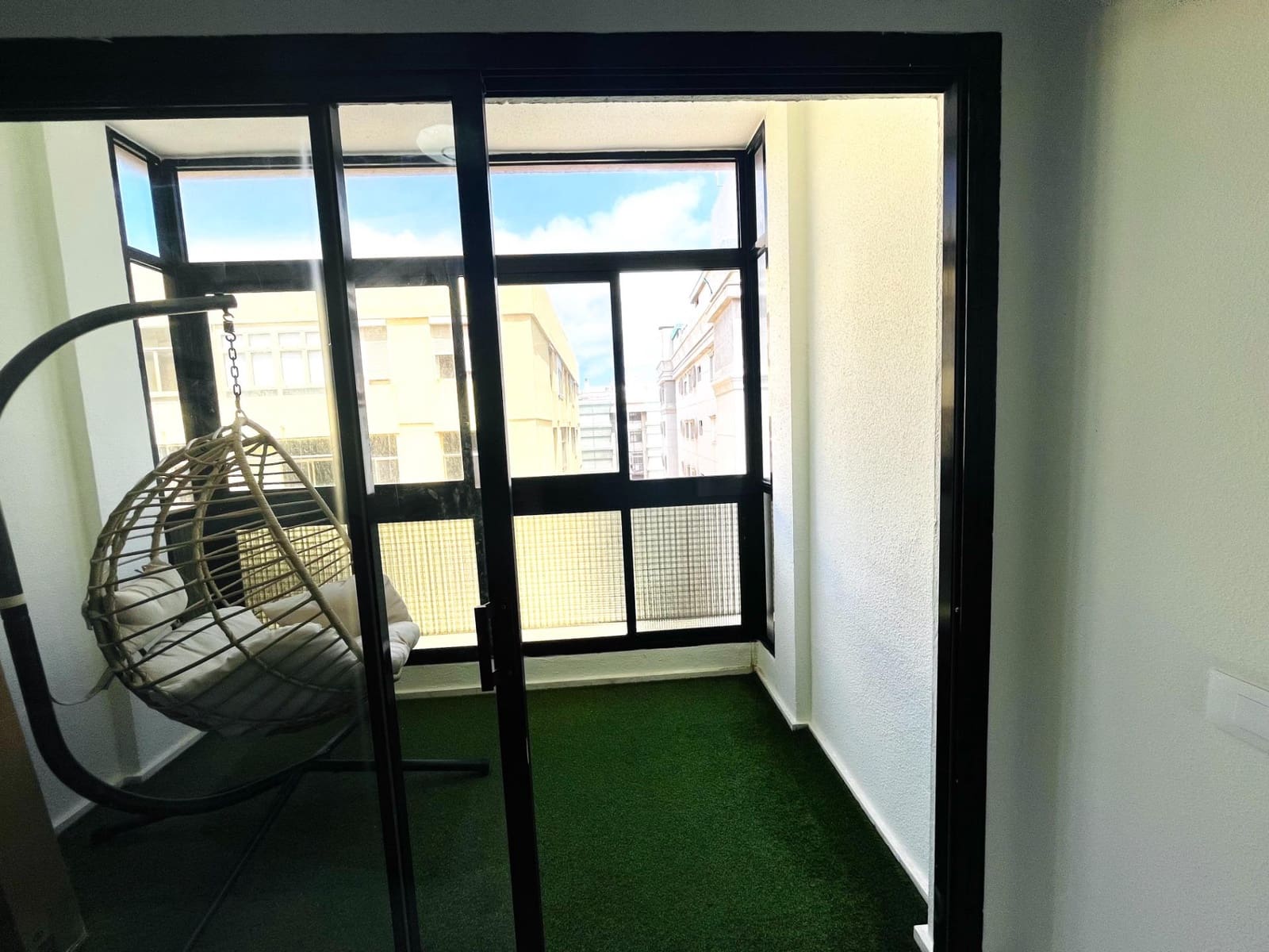 Piso de 3 habitaciones en Las Palmas de Gran Canaria en alquiler con piscina garaje - 1.800 € (Ref: 9770704)